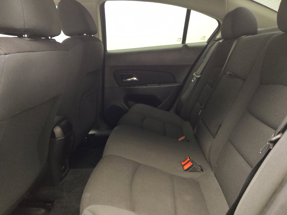Used 2016 Chevrolet Cruze LT w/ Technology Package image 18