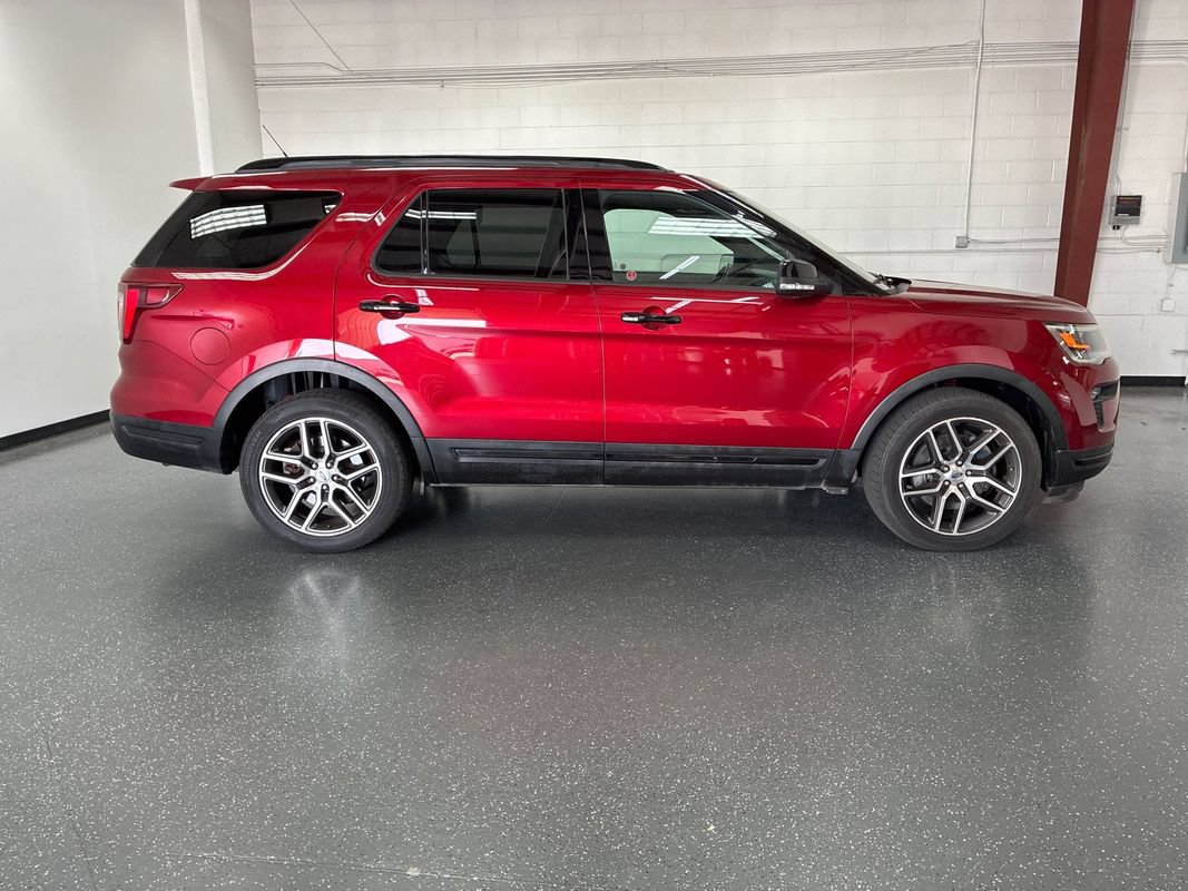 Used 2018 Ford Explorer Sport AWD/4WD image 3