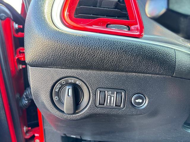 Used 2019 Dodge Challenger SXT image 16