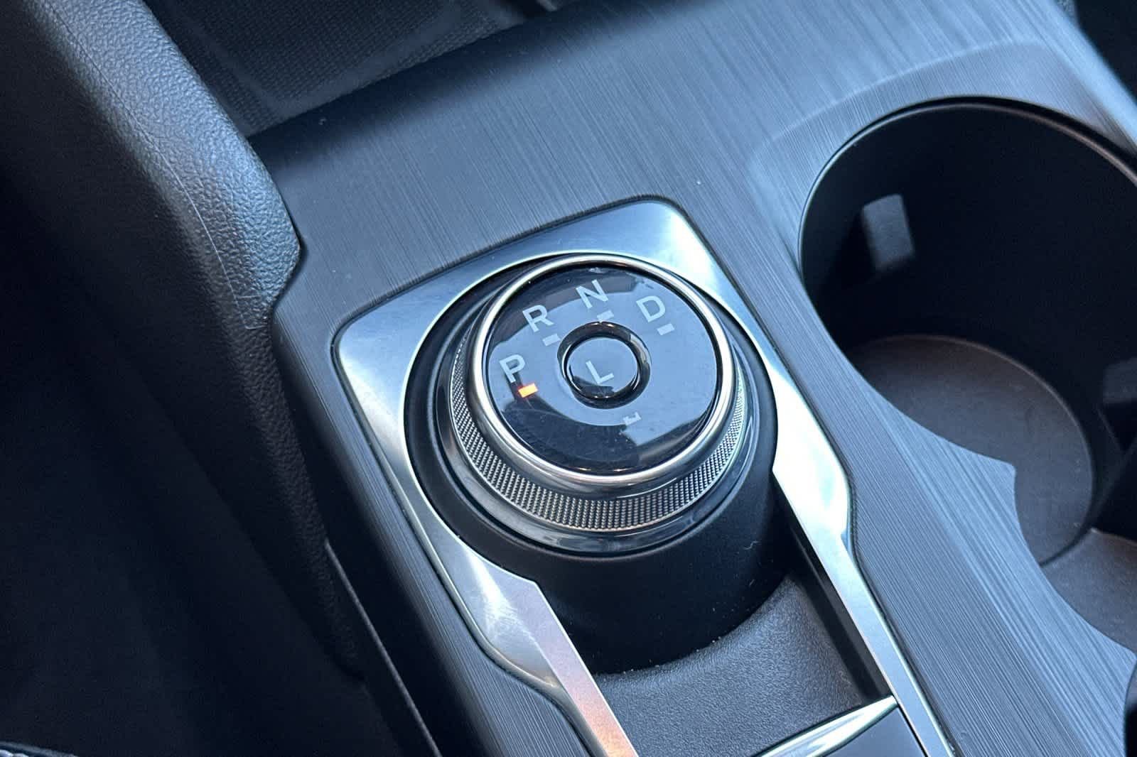 Certified 2024 Ford Escape Platinum w/ Premium Technology Package image 22