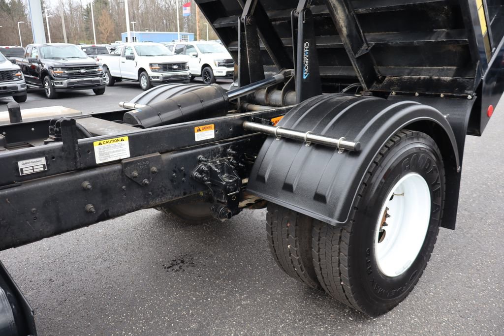 Used 2025 Ford F650 2WD Regular Cab Super Duty image 24
