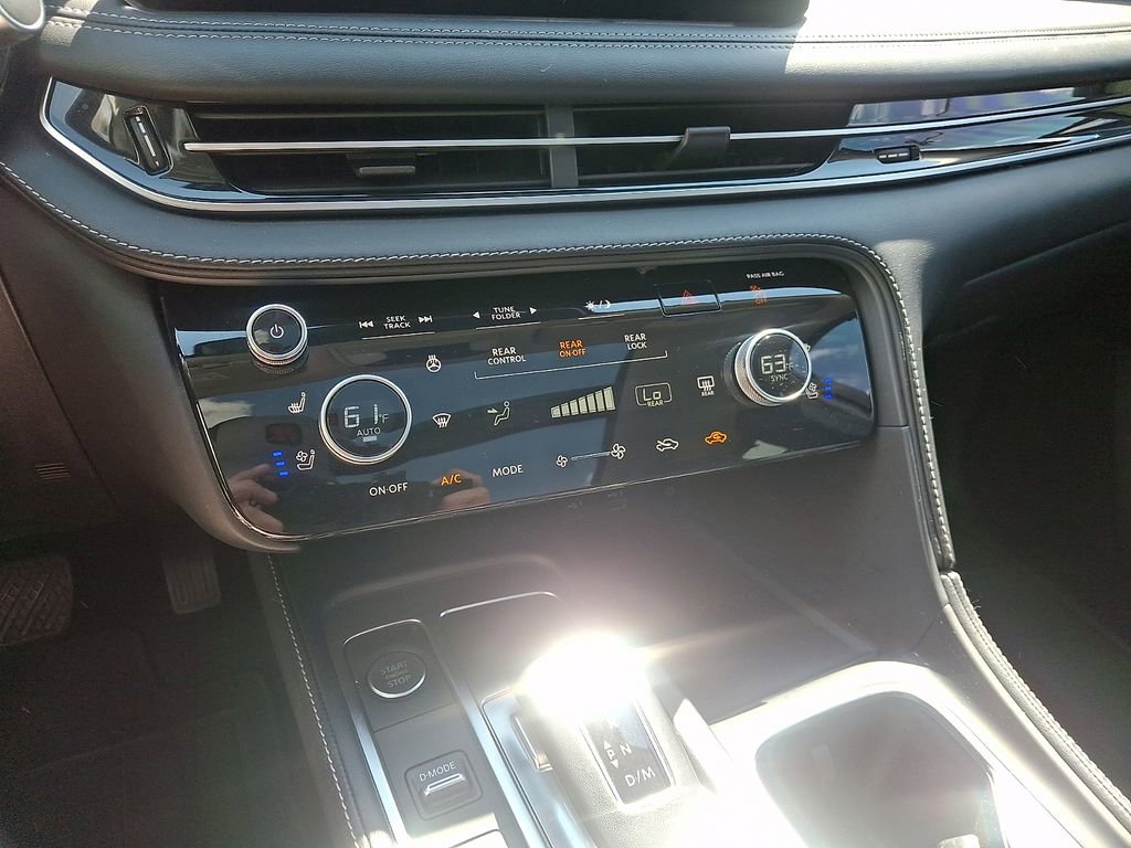 Used 2023 INFINITI QX60 Luxe FWD image 16