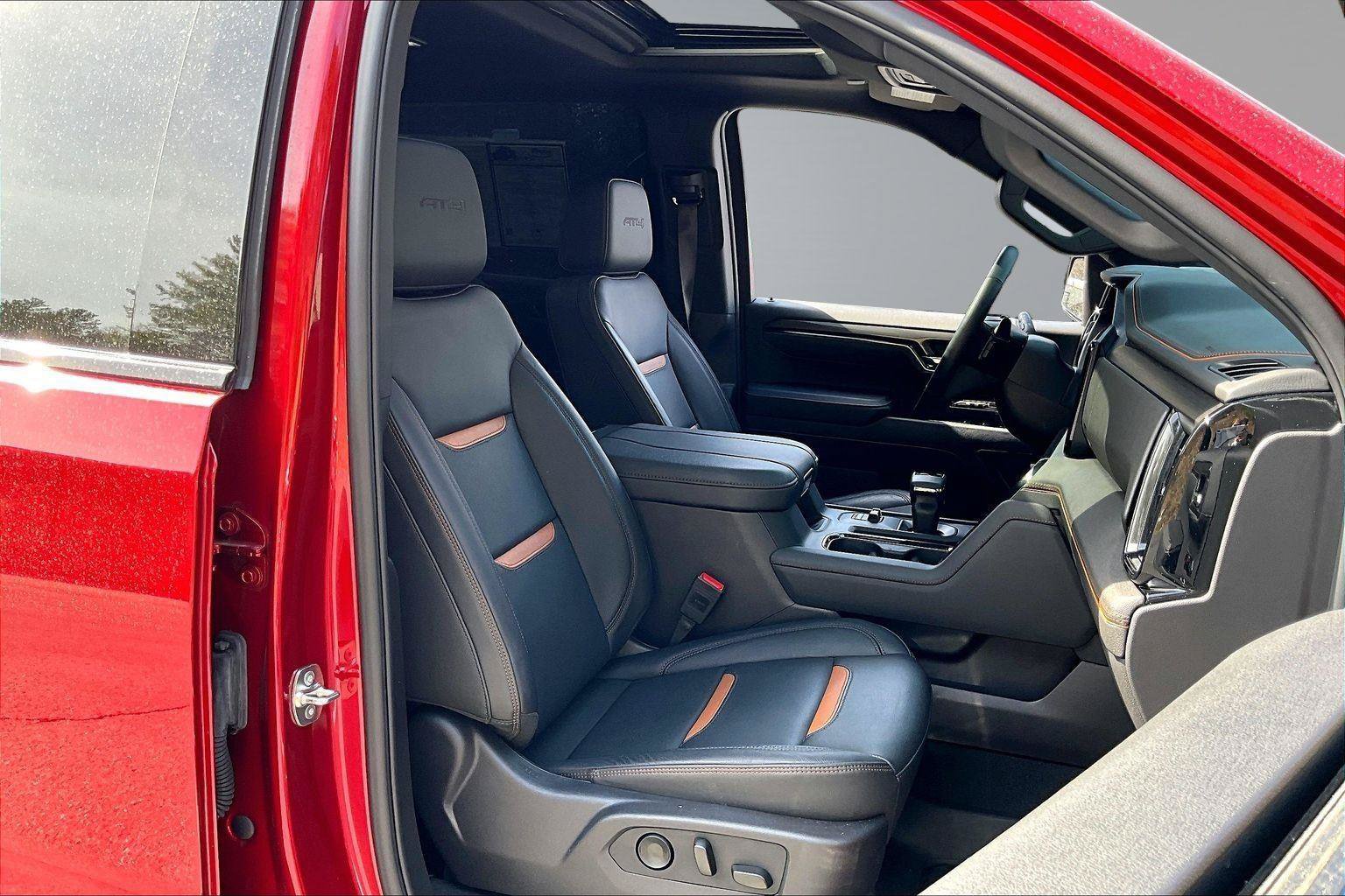 Used 2025 GMC Sierra 1500 AT4 w/ AT4 Premium Package AWD/4WD image 7