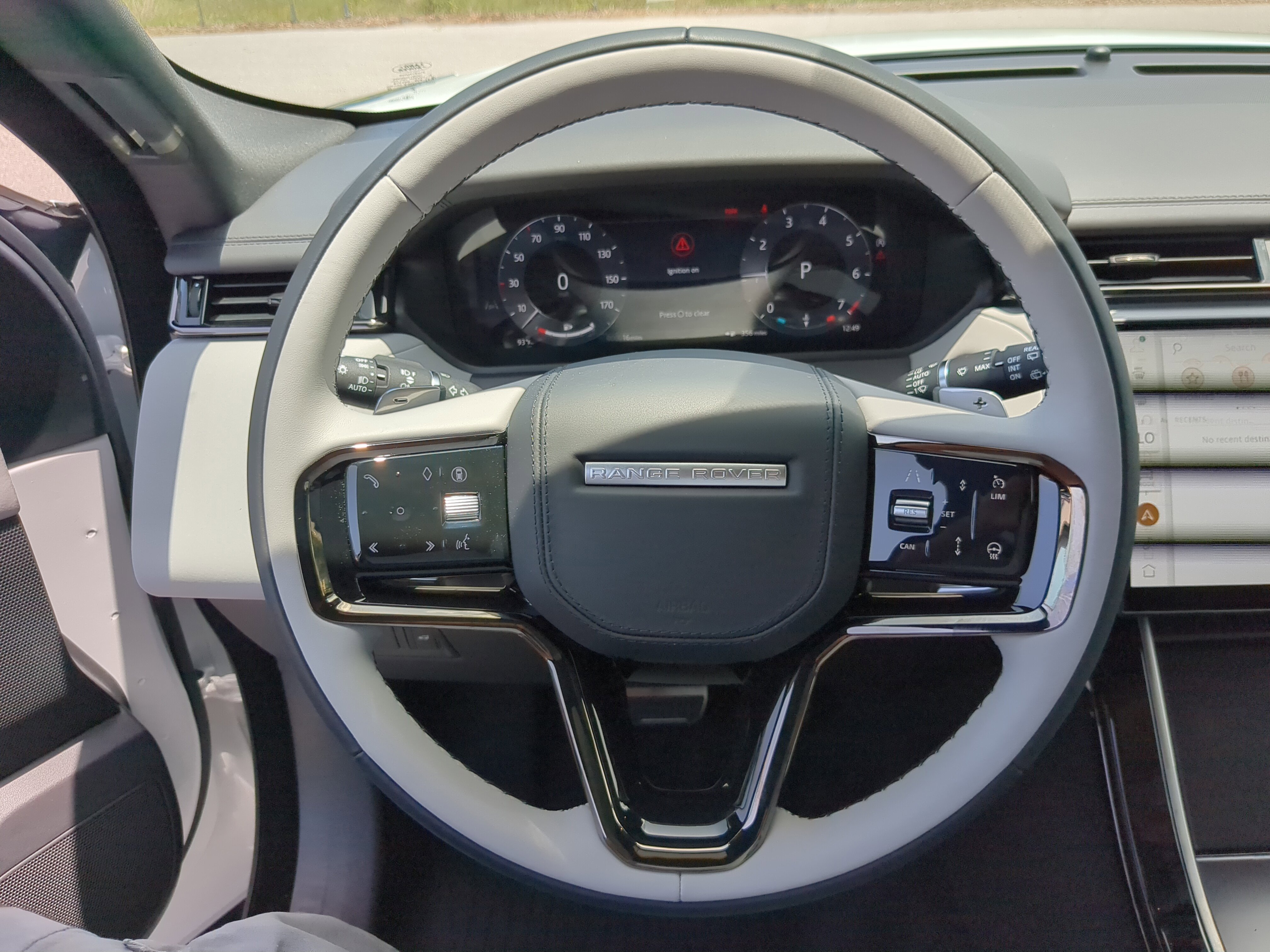 New 2026 Land Rover Range Rover Velar Dynamic SE image 29