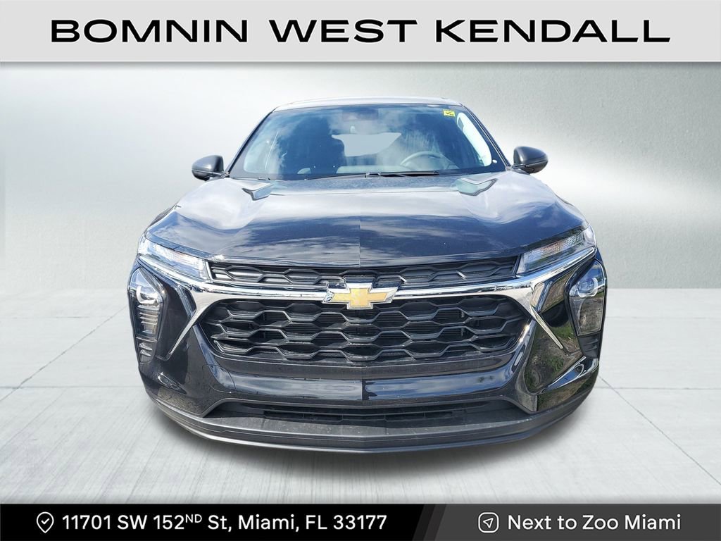 Used 2026 Chevrolet Trax LS image 2