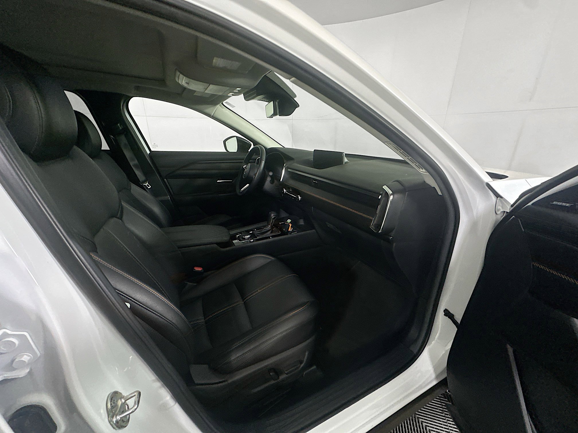 Used 2025 MAZDA CX-50 AWD 2.5 S w/ Premium Plus Pkg image 32