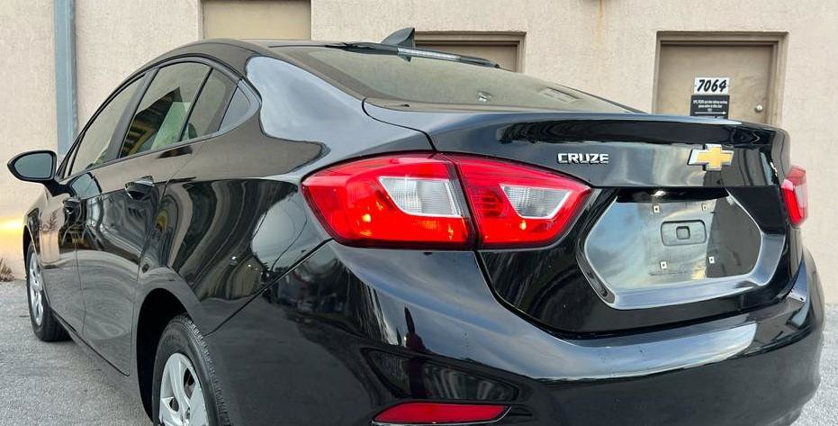 Used 2018 Chevrolet Cruze LS image 5