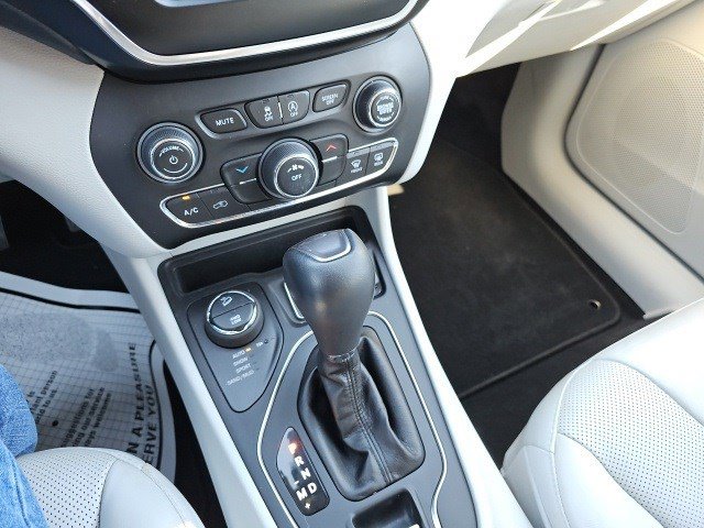 Used 2021 Jeep Cherokee Latitude Lux w/ Sun & Sound Group image 25