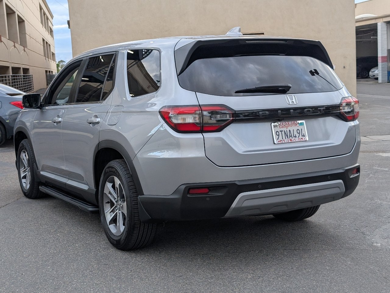 Used 2025 Honda Pilot EX-L image 13