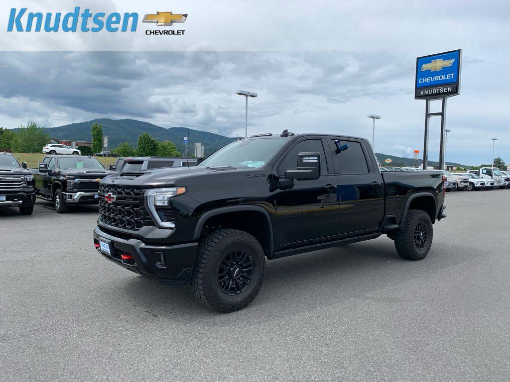 Used 2025 Chevrolet Silverado 2500 ZR2 w/ Technology Package AWD/4WD image 3