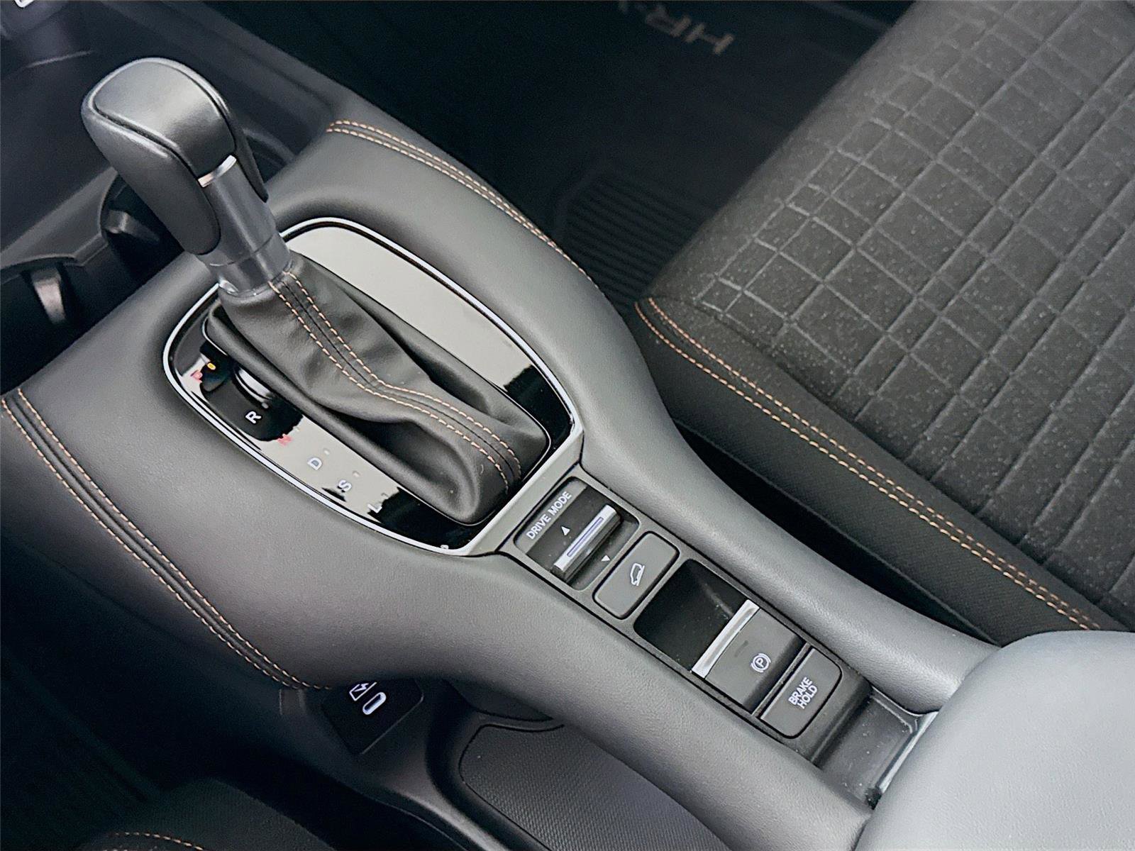 Used 2025 Honda HR-V Sport image 10