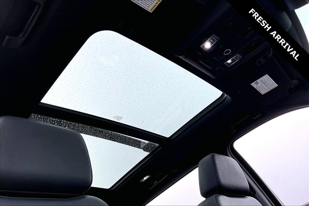 Used 2024 Chevrolet Suburban Z71 w/ Off-Road Capability Package image 27