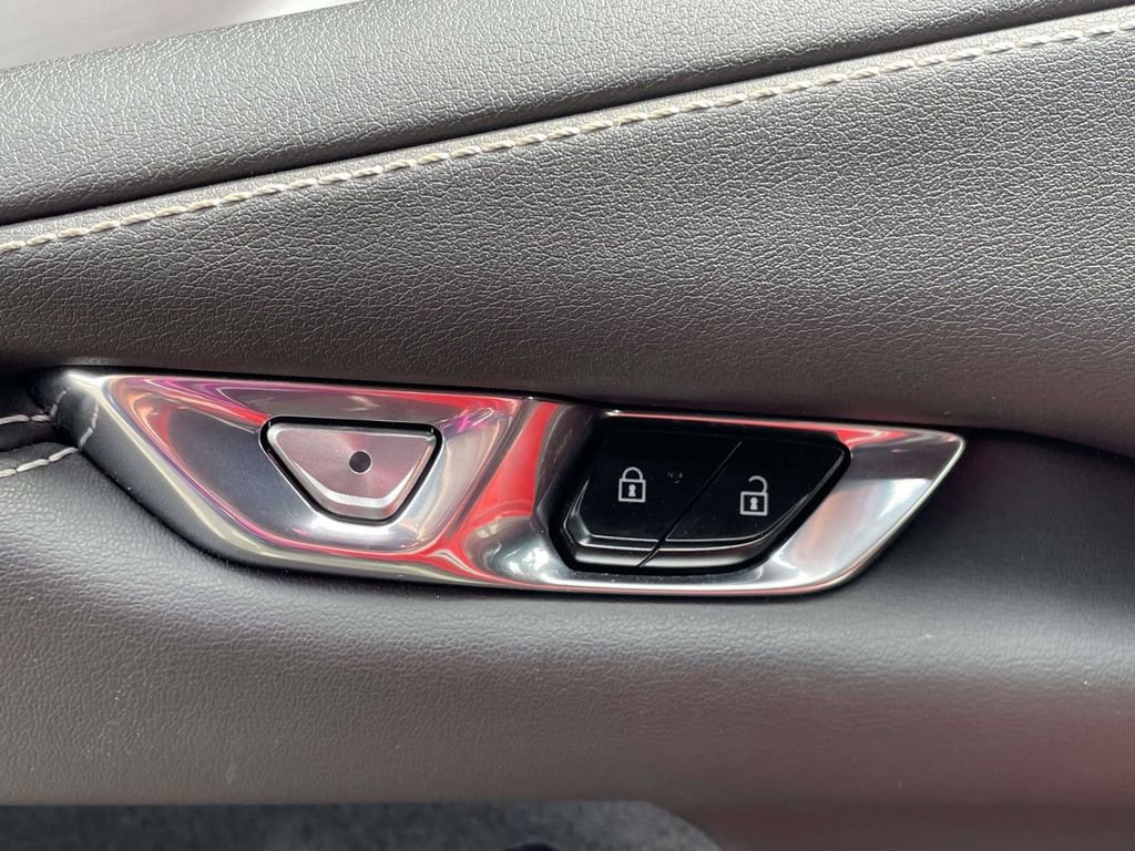 Used 2021 Chevrolet Corvette Stingray Coupe w/ 1LT image 13