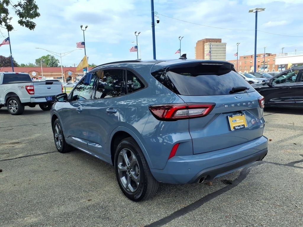 Certified 2024 Ford Escape ST-Line w/ Tech Pack #1 AWD/4WD image 9