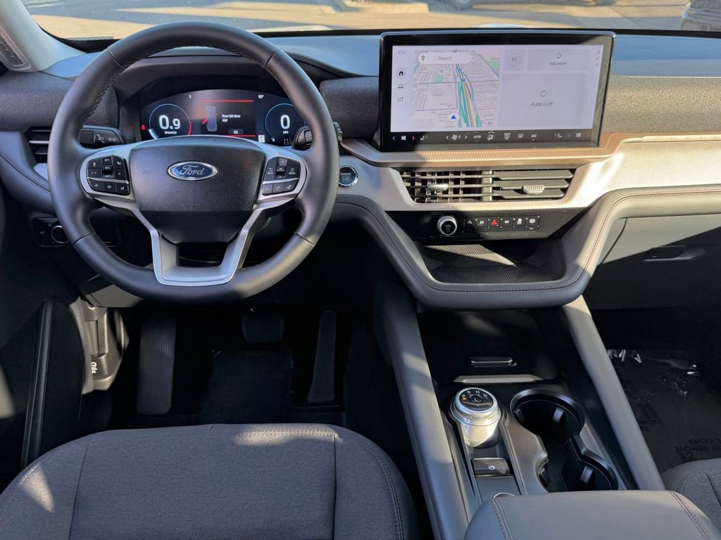 Used 2025 Ford Explorer Active image 28