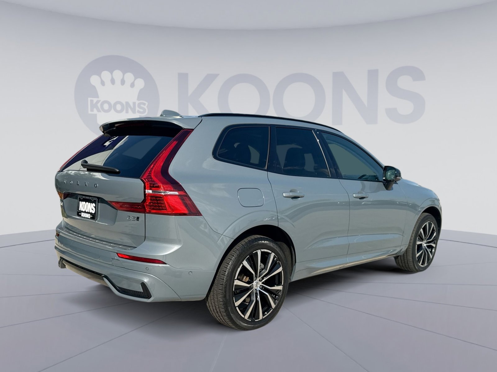 Certified 2023 Volvo XC60 B5 Plus w/ Climate Package AWD/4WD image 7