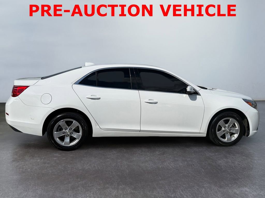 Used 2016 Chevrolet Malibu LT FWD image 2