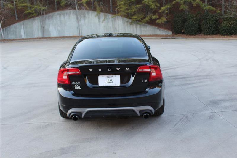 Used 2017 Volvo S60 T5 Dynamic image 4