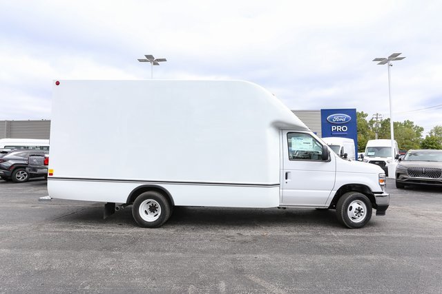 New 2026 Ford E-450 and Econoline 450 Super Duty w/ Power Equipment Group image 12