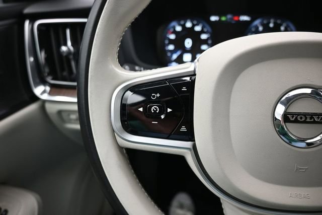 Used 2020 Volvo S60 T5 Momentum FWD image 20
