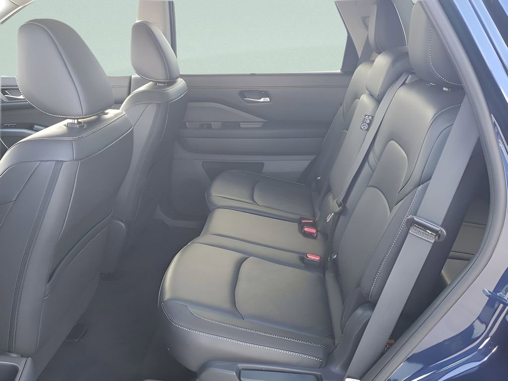 Used 2025 Nissan Pathfinder SL image 23