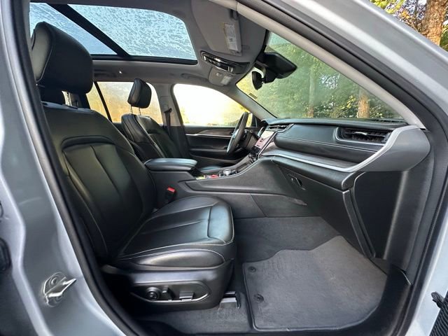 Used 2023 Jeep Grand Cherokee Limited image 33