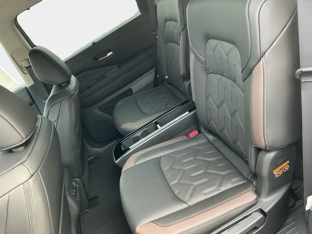 New 2026 Nissan Pathfinder Platinum image 14
