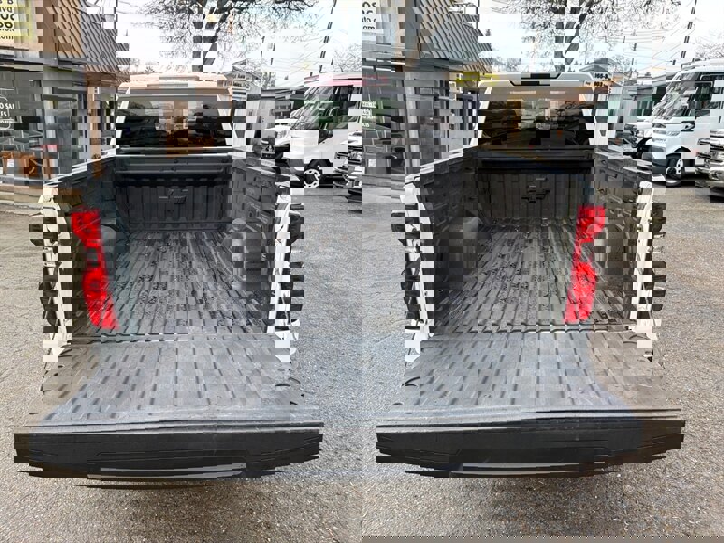 Used 2022 Chevrolet Silverado 1500 LT w/ Z71 Off-Road Package image 29