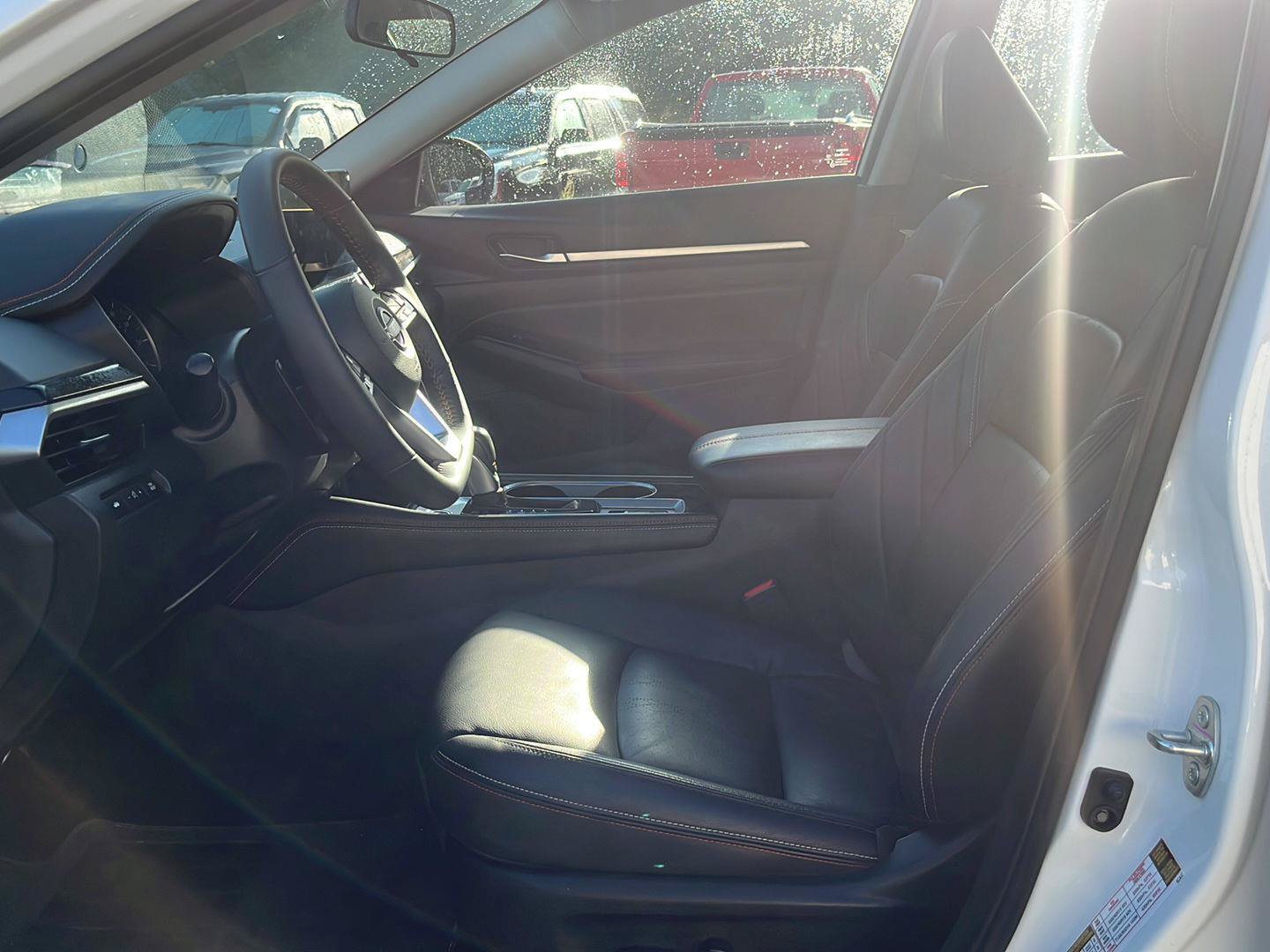 Used 2024 Nissan Altima 2.5 SR w/ SR Premium Package AWD/4WD image 9