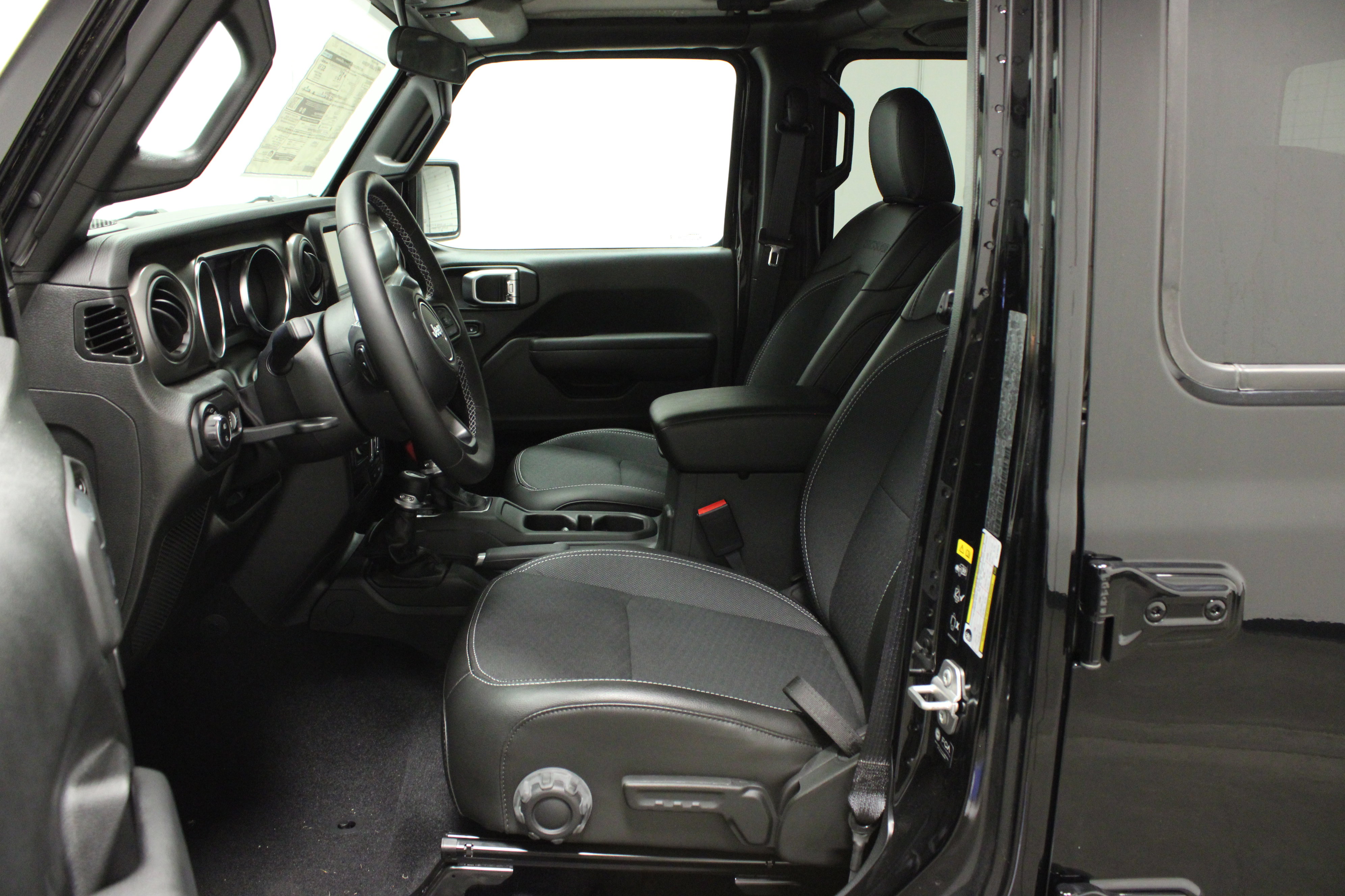 Used 2023 Jeep Gladiator Sport image 18