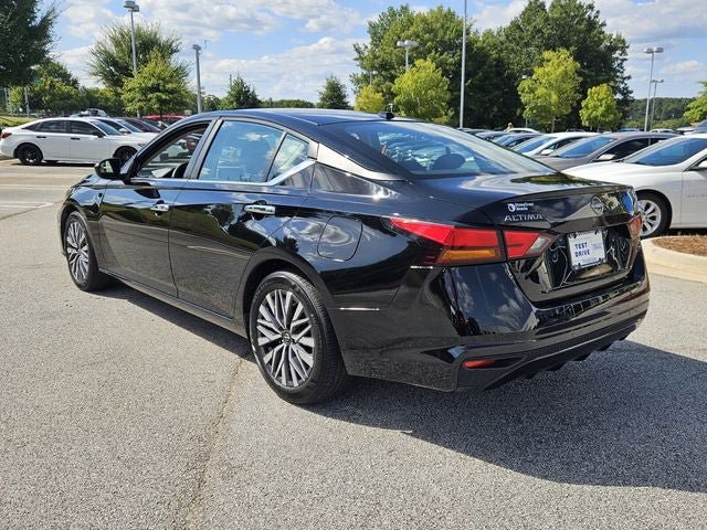 Used 2025 Nissan Altima 2.5 SV FWD image 6