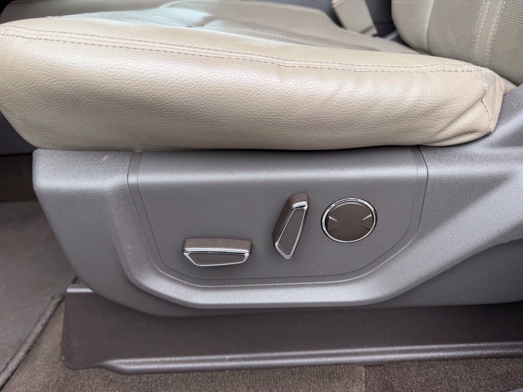 Used 2019 Ford Expedition Limited RWD image 17