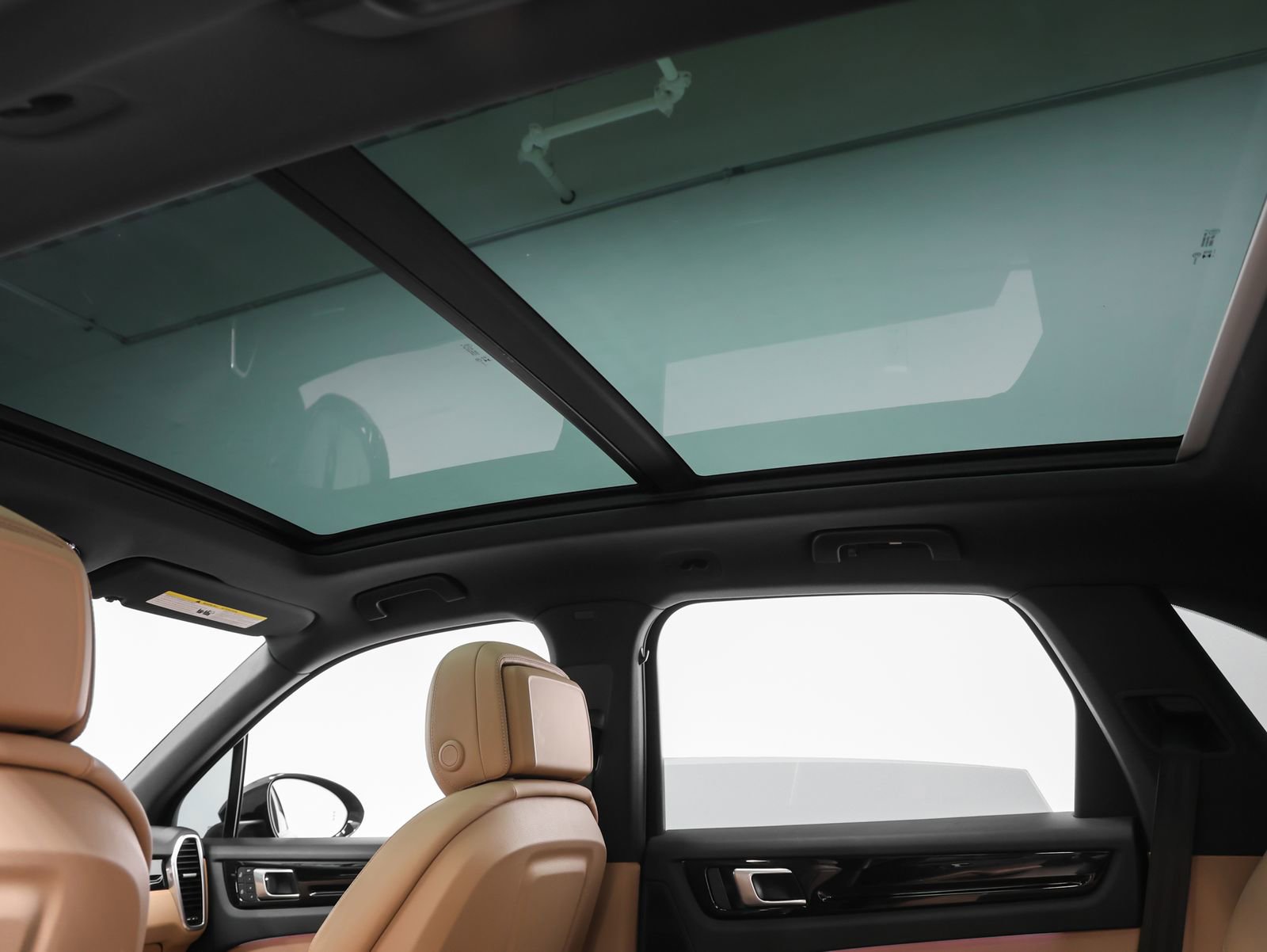 Certified 2023 Porsche Cayenne AWD/4WD image 42