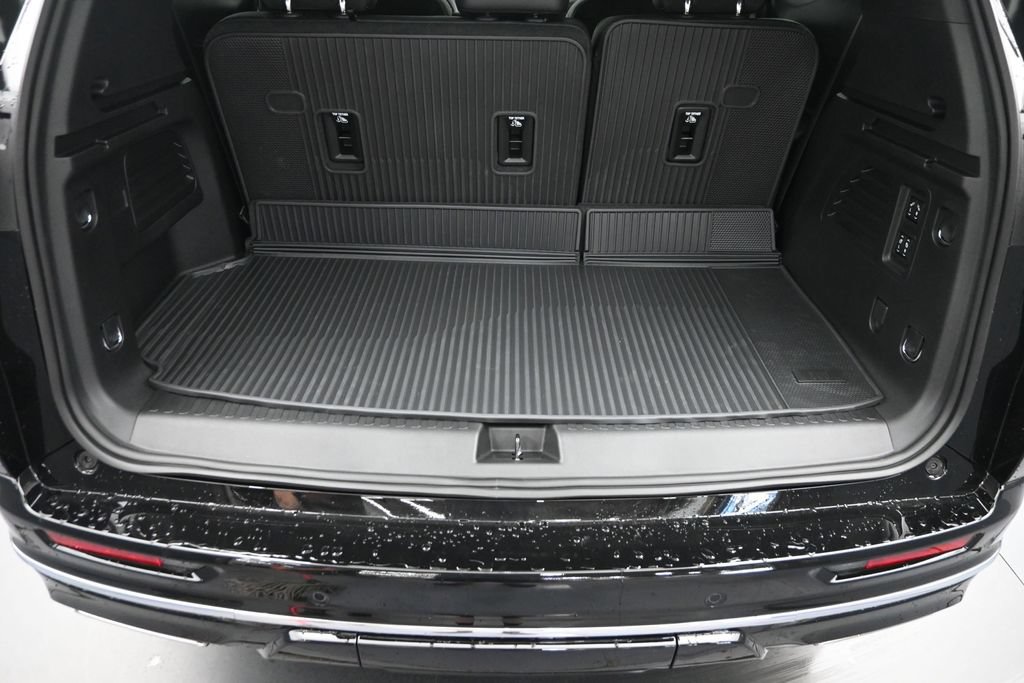 New 2027 Buick Enclave Avenir w/ LPO, Floor Liner Package AWD/4WD image 12