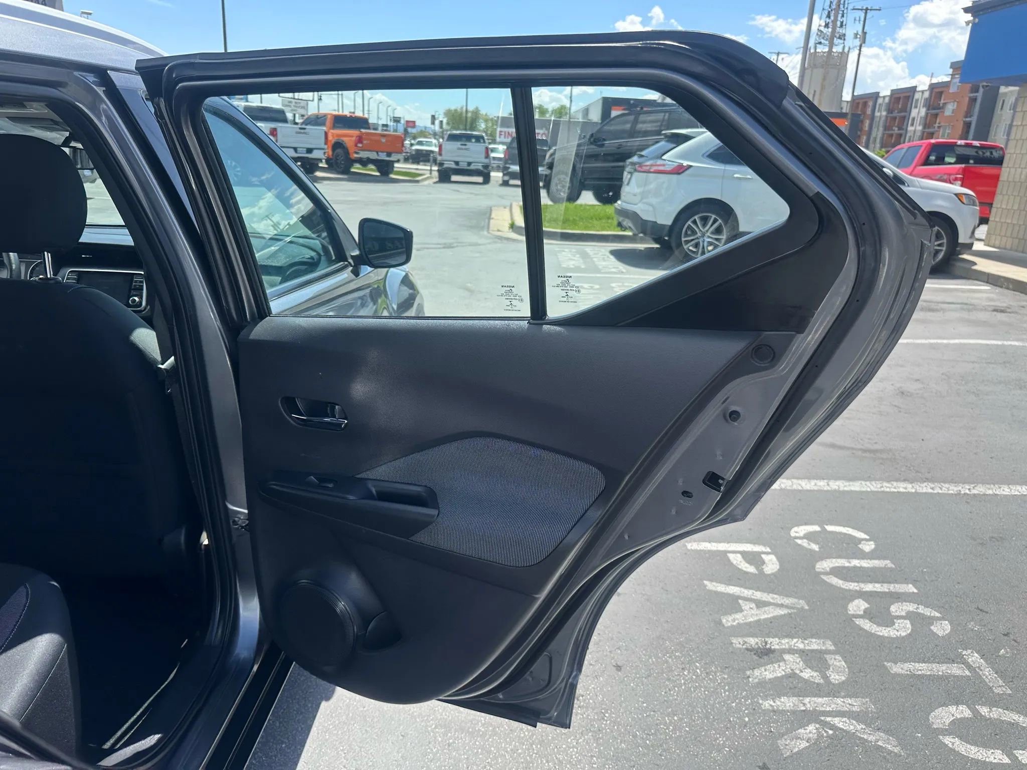 Used 2020 Nissan Kicks SV image 23