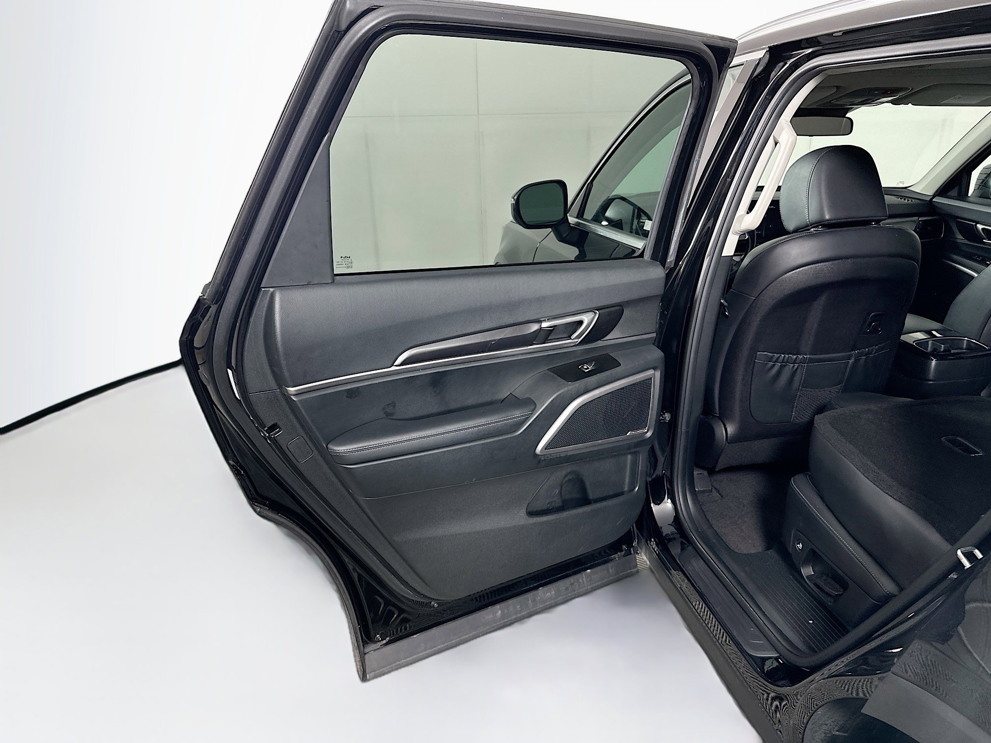 Used 2025 Kia Telluride S FWD image 27