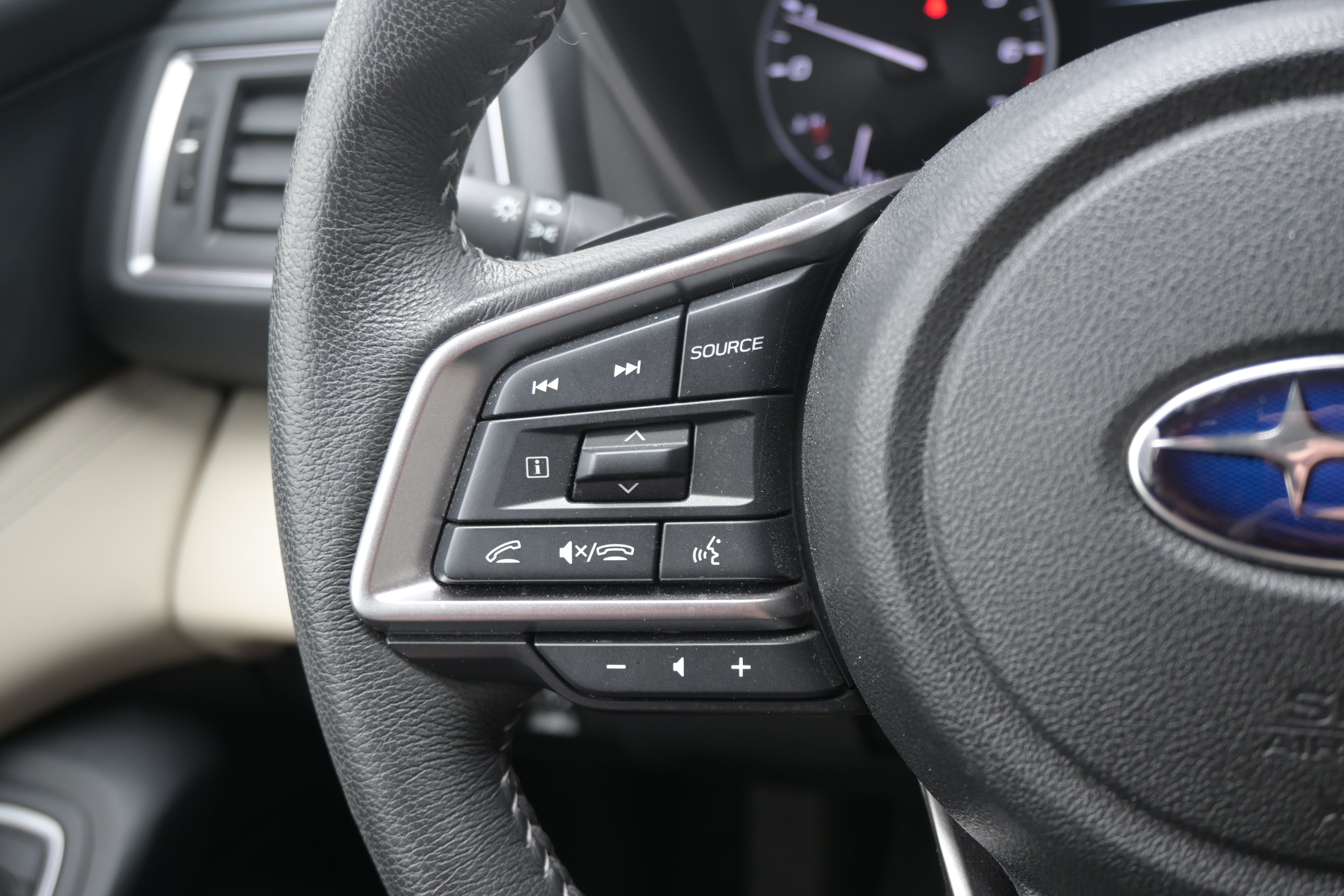 Certified 2023 Subaru Ascent Limited AWD/4WD image 18