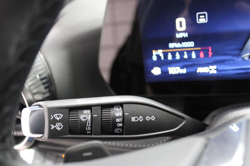 New 2025 Chevrolet Equinox LT w/ Convenience Package II image 32