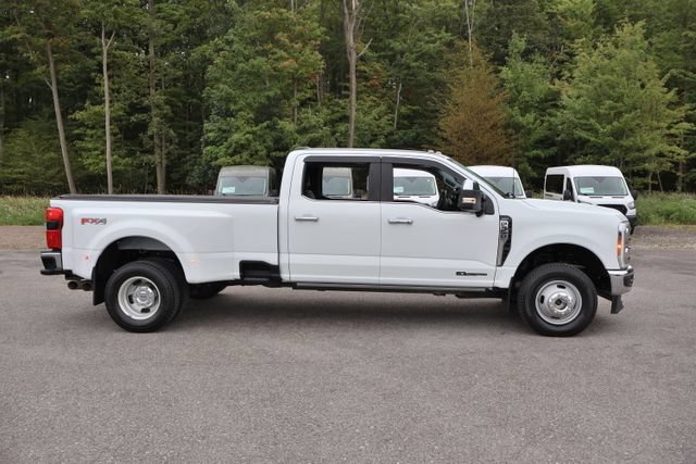 Used 2023 Ford F350 Lariat w/ Lariat Ultimate Package AWD/4WD image 9