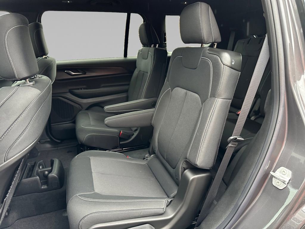 New 2025 Jeep Grand Cherokee L Laredo w/ Luxury Tech Group I image 15