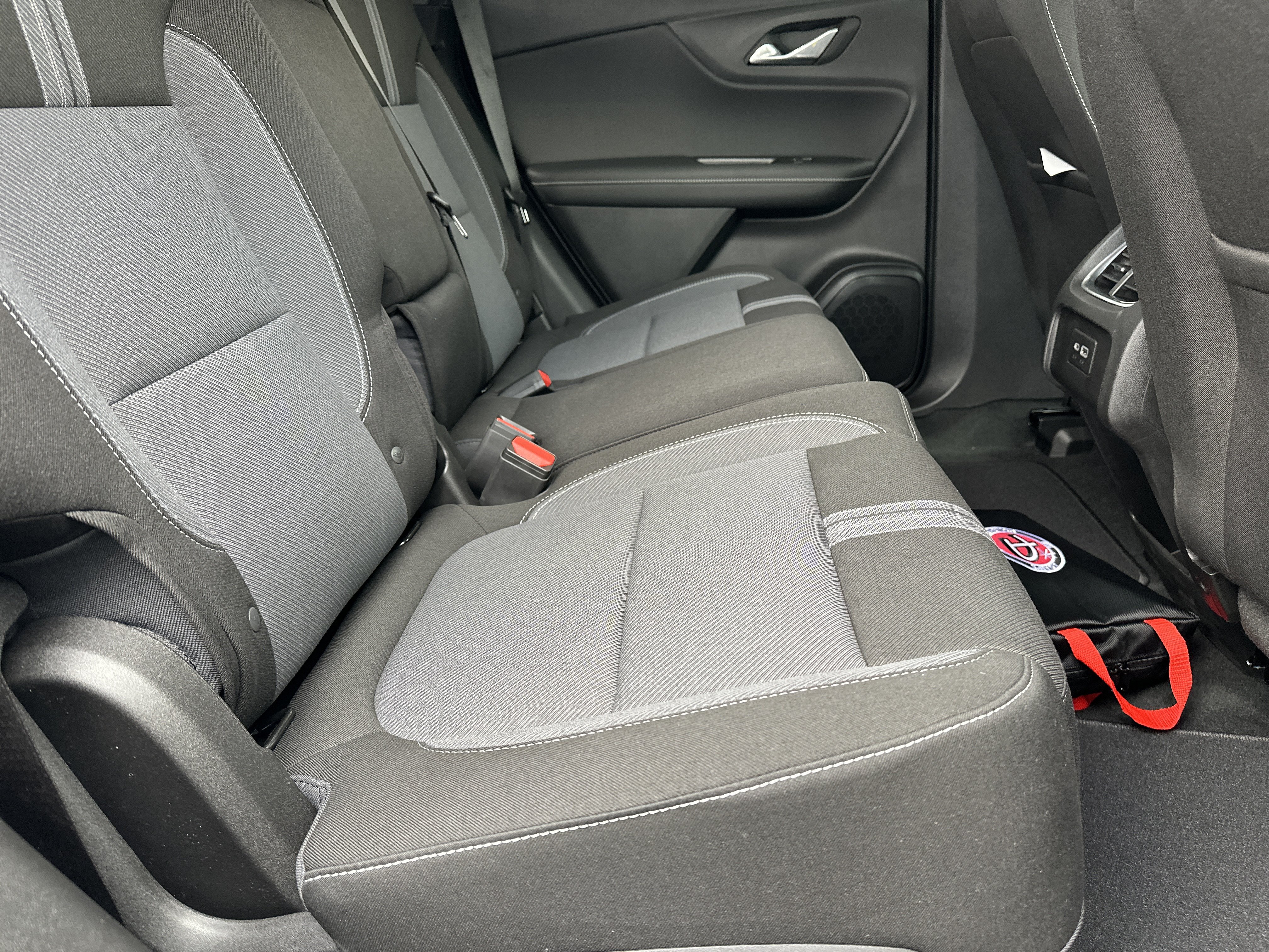 New 2026 Chevrolet Blazer LT w/ Convenience Package FWD image 17