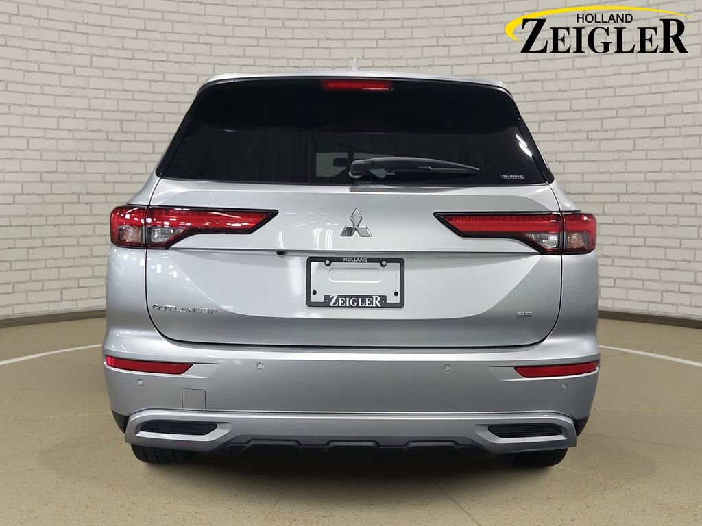Used 2024 Mitsubishi Outlander SE image 6