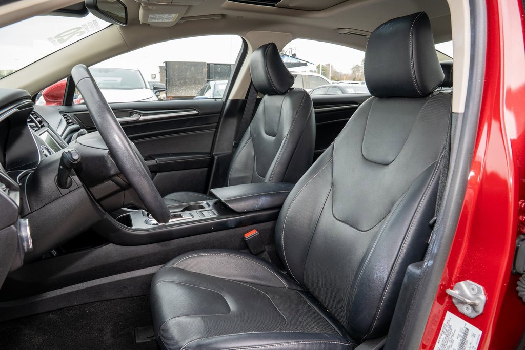 Used 2020 Ford Fusion Energi Titanium image 15