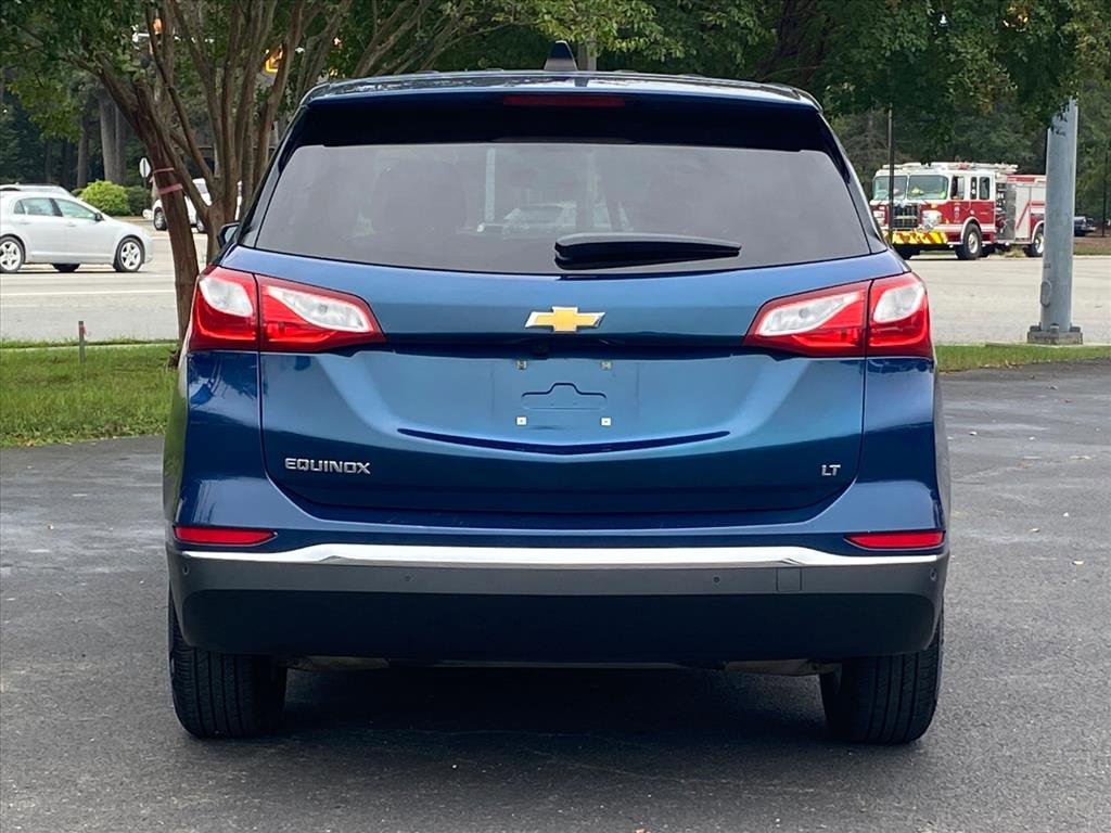 Used 2020 Chevrolet Equinox LT w/ Driver Convenience Package image 4