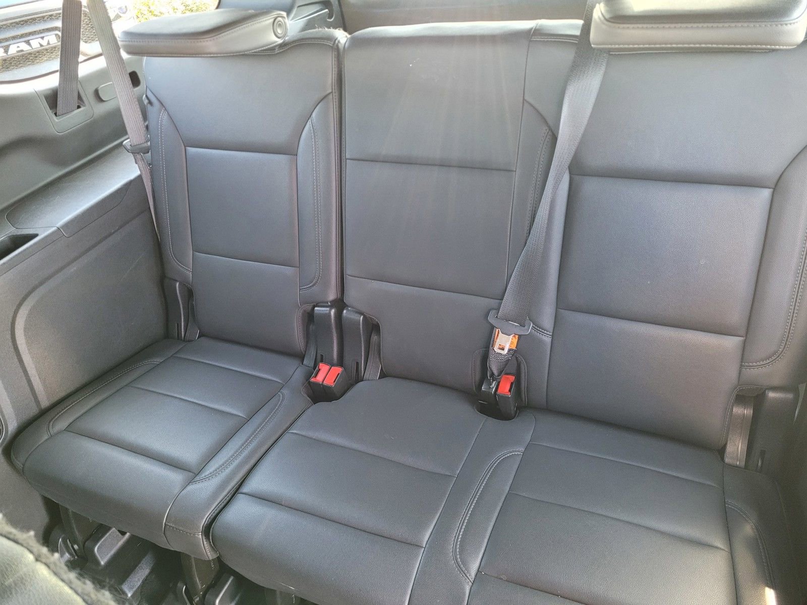 Used 2024 Chevrolet Suburban LT image 18