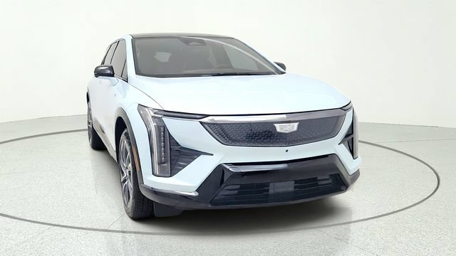 Used 2025 Cadillac Optiq Sport 1 AWD/4WD image 2