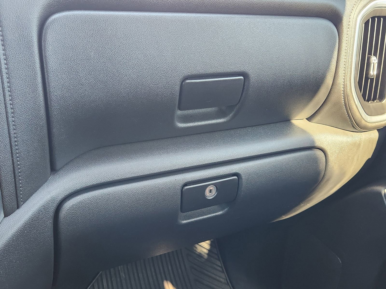 Used 2019 Chevrolet Silverado 1500 LT w/ Texas Edition image 22