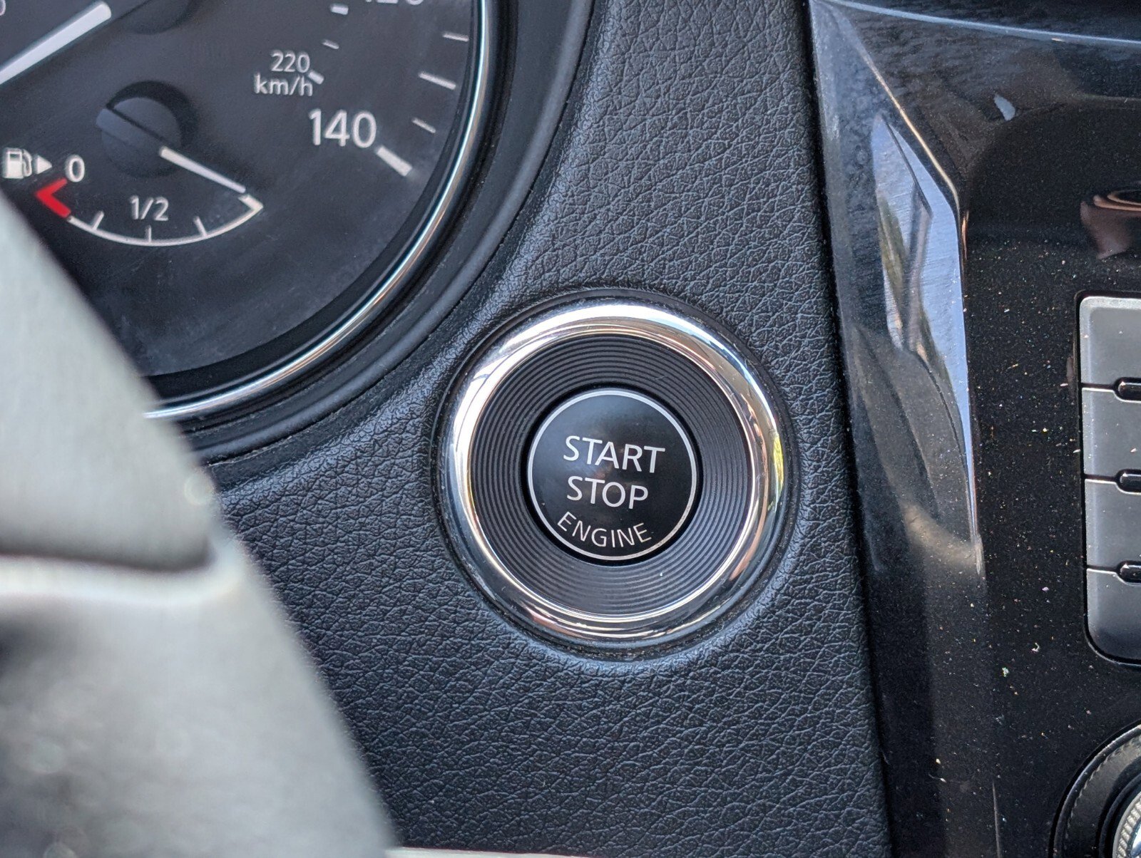 Used 2019 Nissan Rogue SL image 30