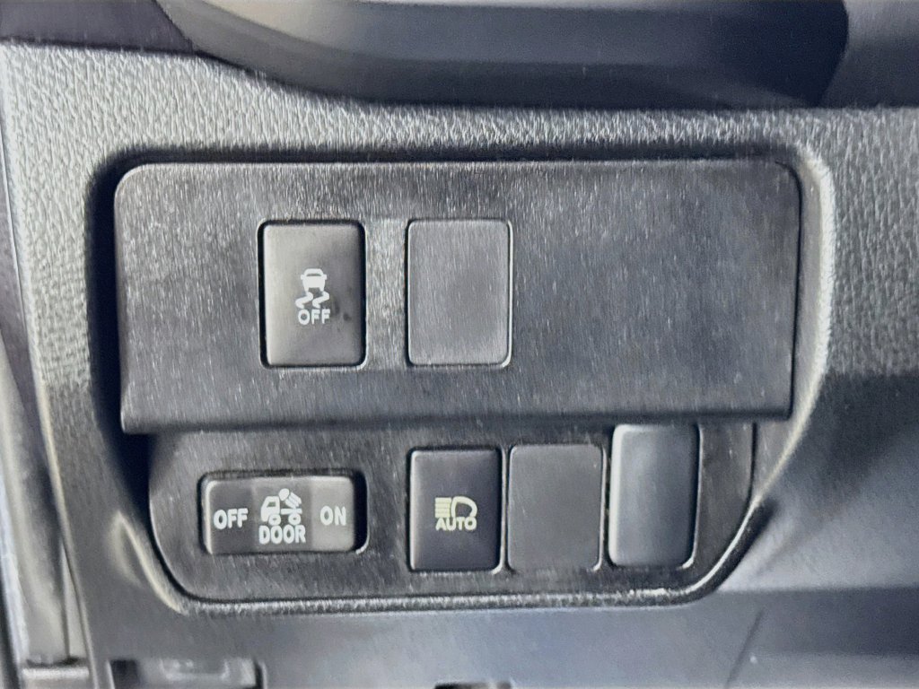 Used 2022 Toyota Tacoma SR AWD/4WD image 11