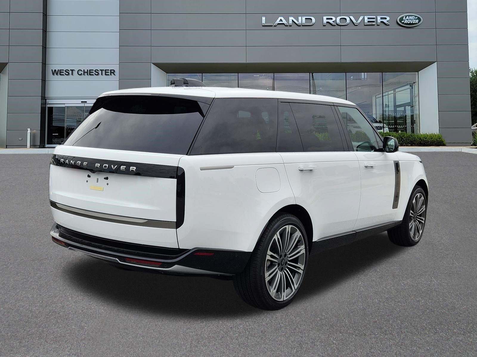 New 2027 Land Rover Range Rover Long Wheelbase SE AWD/4WD image 4